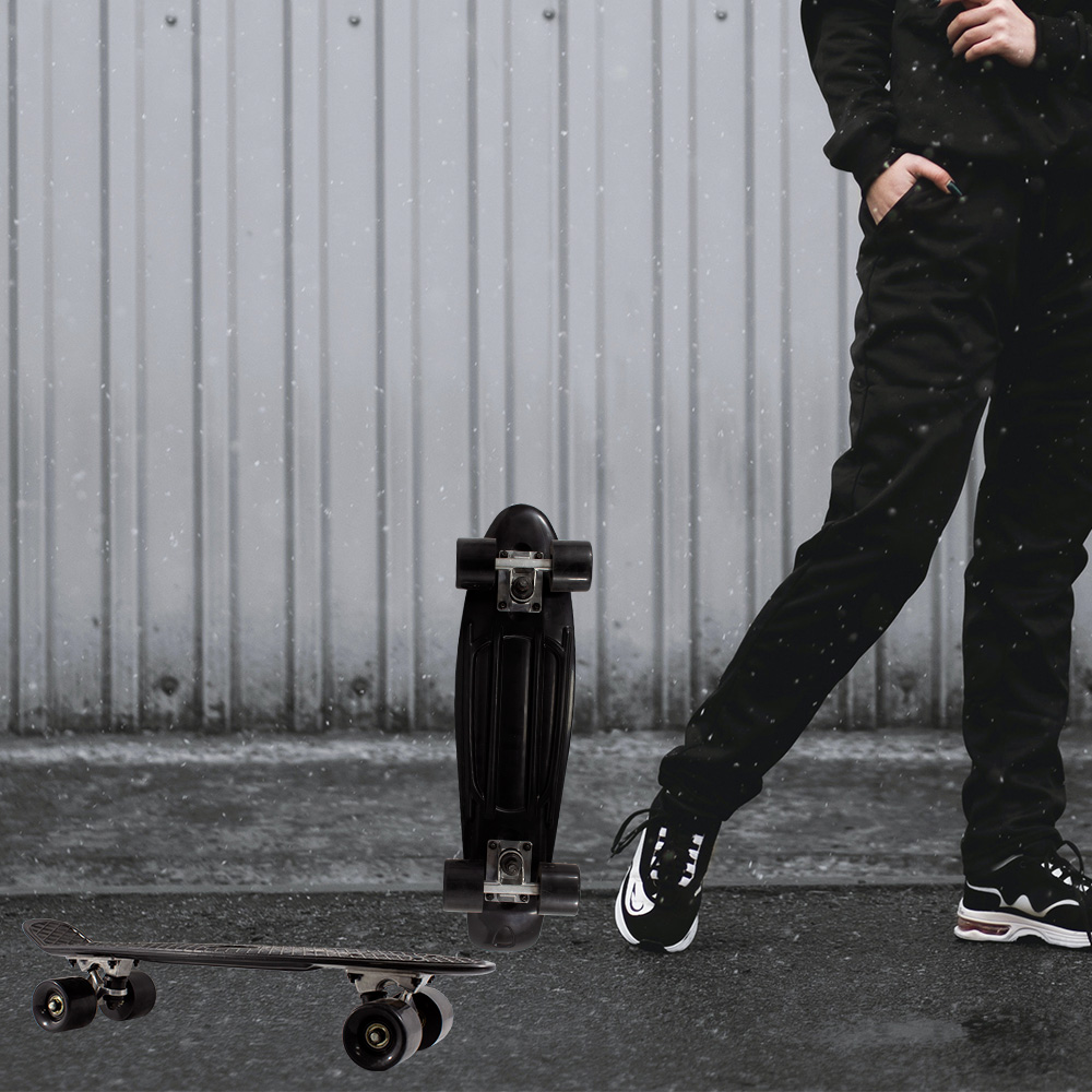 Patineta Skate Penny Clásica Negra Llantas Negras Caras Lisas Poliuretano