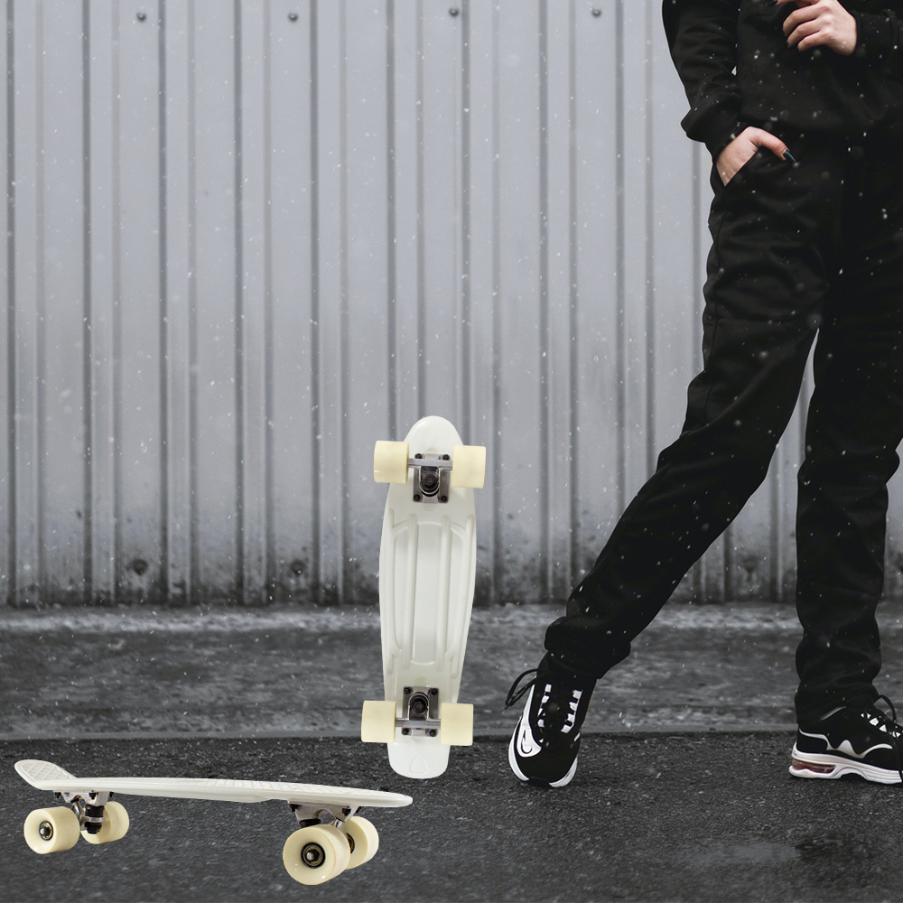 Patineta Skate Penny Clásica Blanca Llantas Blancas Caras Lisas Poliuretano