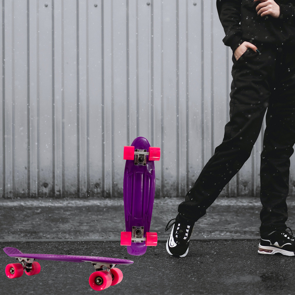Patineta Skate Penny Clásica Morada Llantas Rosa Caras Lisas Poliuretano
