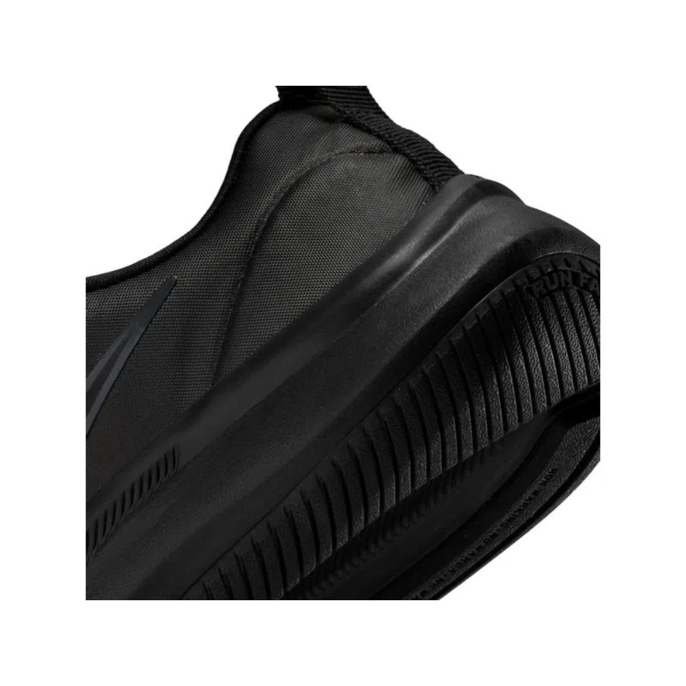 Tenis Nike Star Runner 3 negro para niño da2777-001