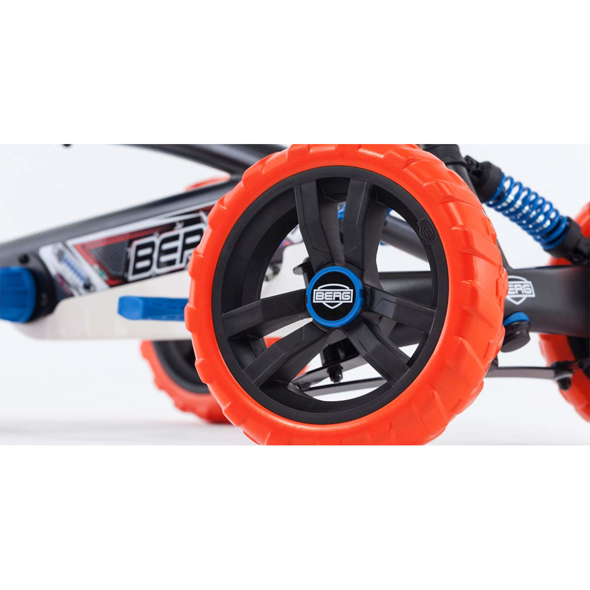 Go Kart carrito montable pedales Berg Toys Buzzy Nitro Kids