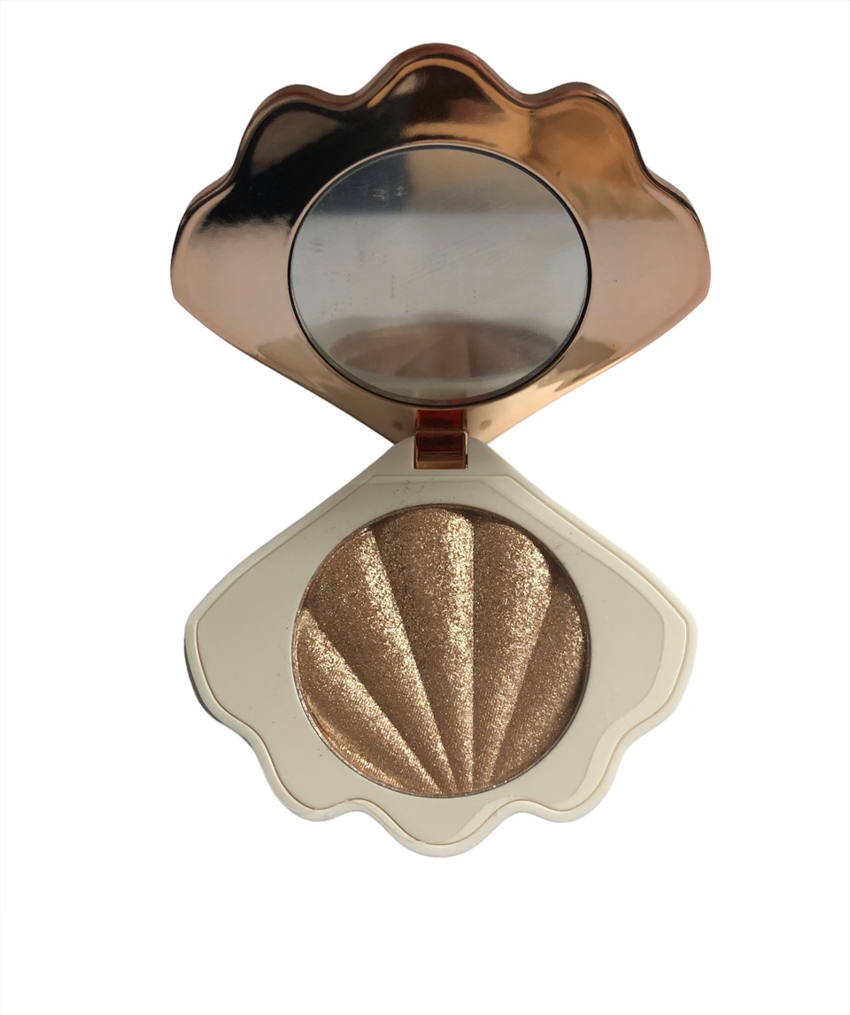 Iluminador En Polvo Compacto Dorado Por Bonita Cosméticos