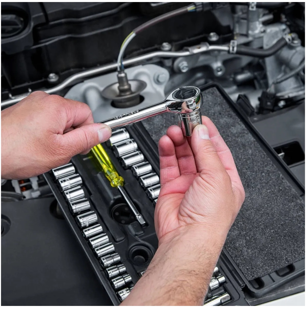 Juego De Dados Con Matraca 40 Piezas Estuche Negro