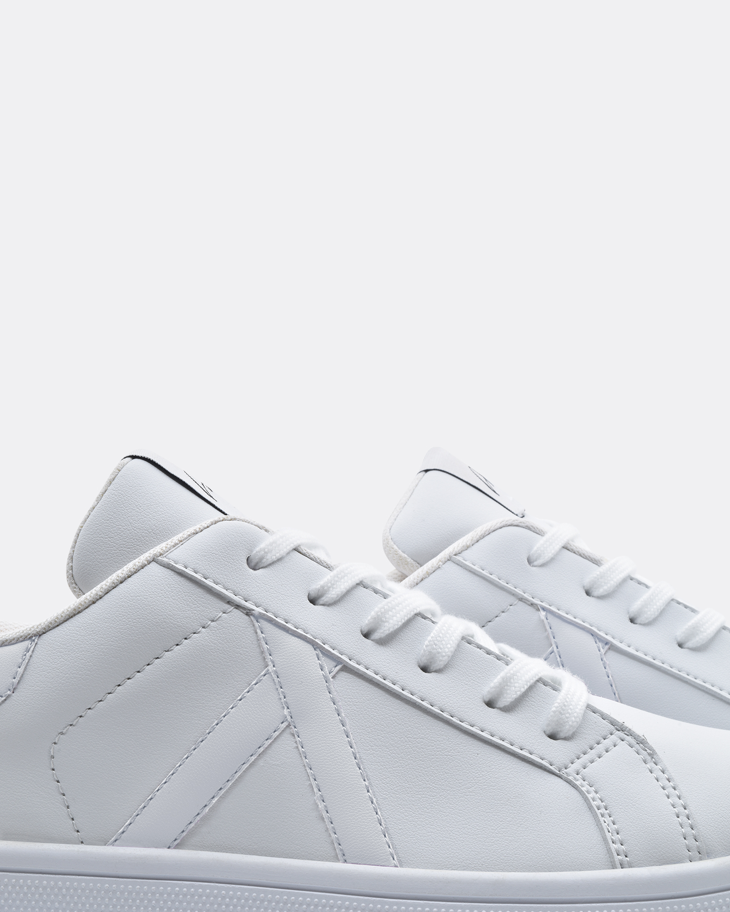 Tenis de Piel Blanco Con Agujeta Para Adulto Ankaa S001