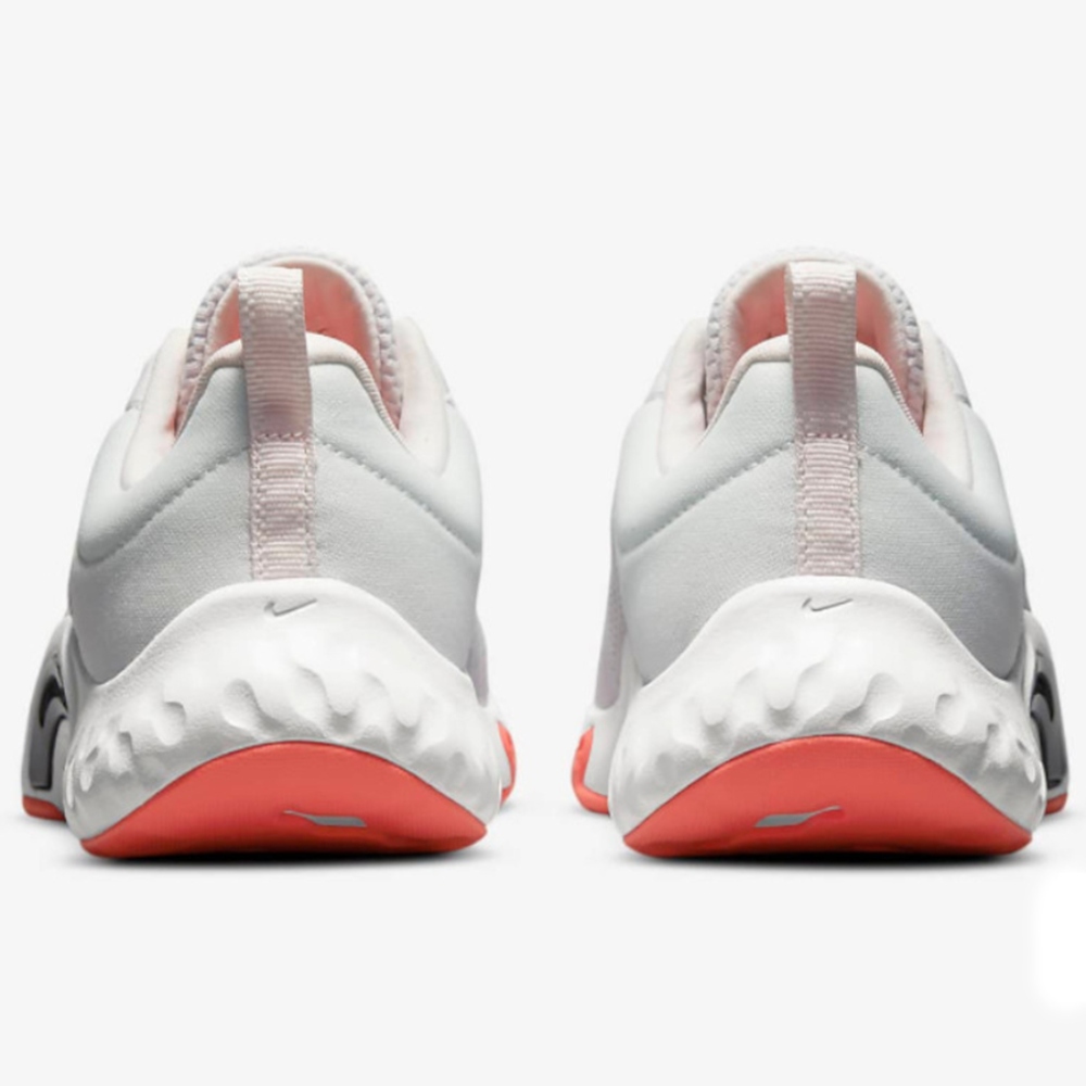 Tenis Deportivo Nike Renew In Season Blanco/Mujer DA1349-100