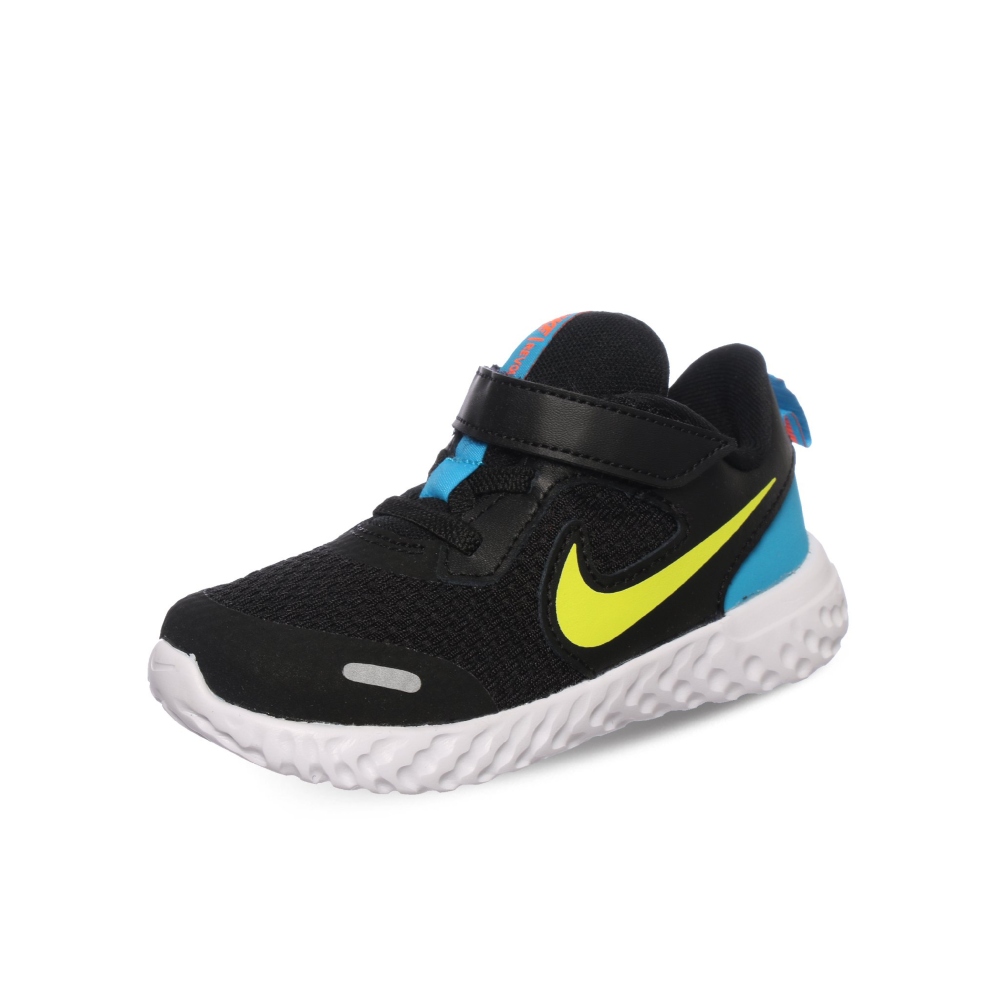 Tenis Nike Revolution 5 negro para bebe bq5673-076