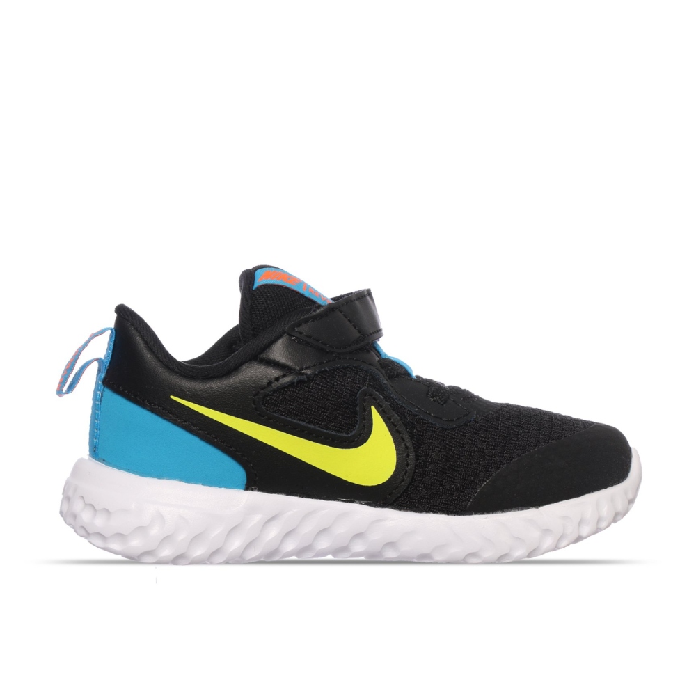 Tenis Nike Revolution 5 negro para bebe bq5673-076
