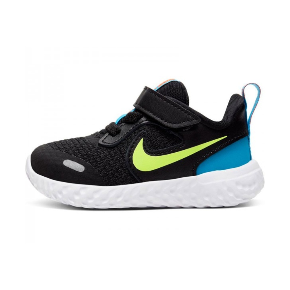 Tenis Nike Revolution 5 negro para bebe bq5673-076