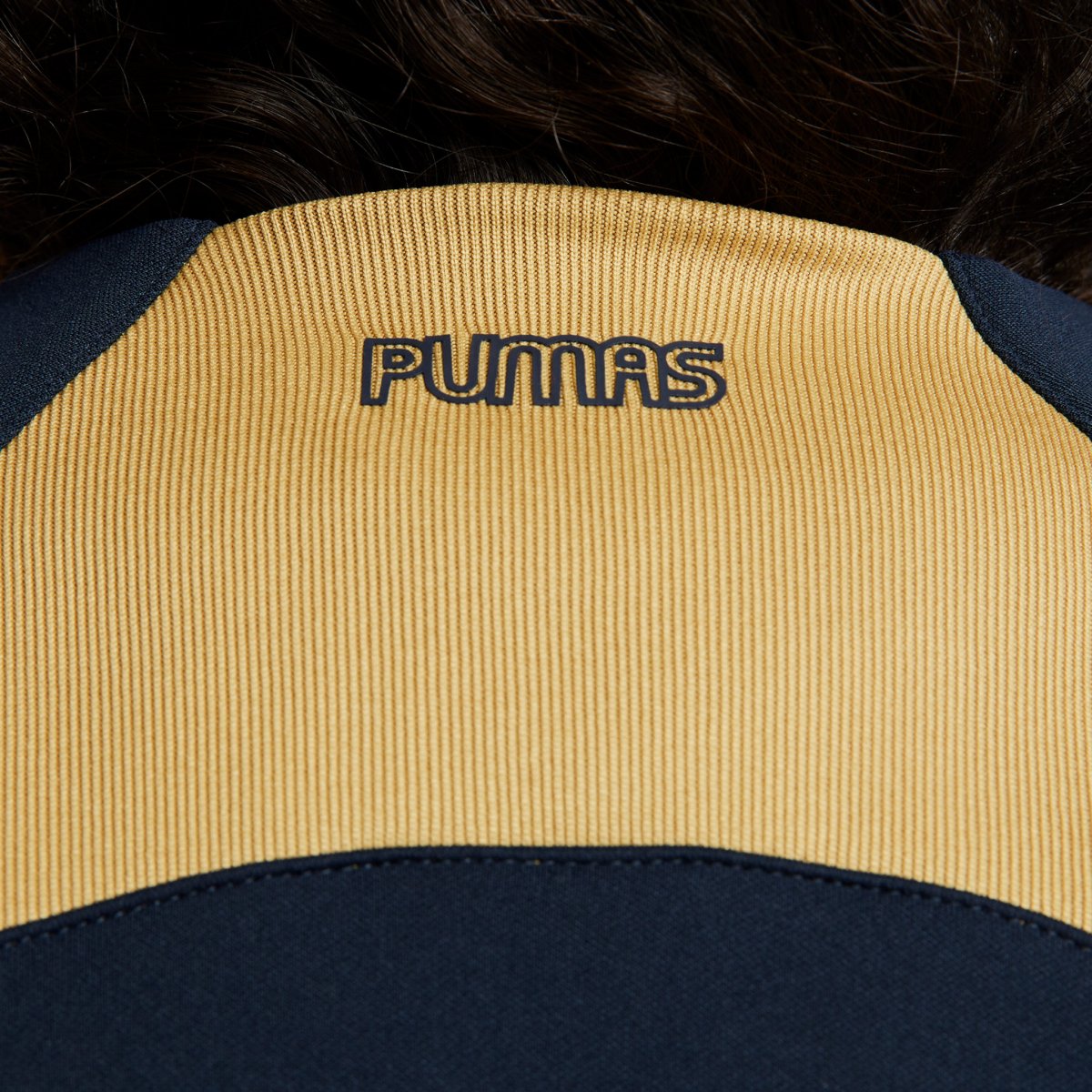 Chamarra Nike Pumas UNAM para Hombre Azul y oro