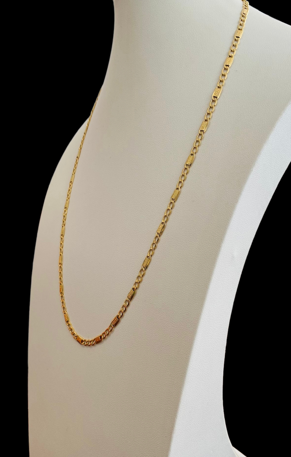 Bonita cadena estilo espejo en oro de 10 kilates