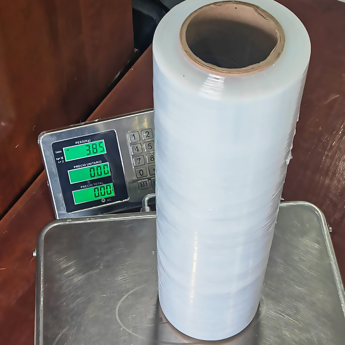 Rollo De Playo Emplaye Grueso Polistretch Material de Empaque y Embalaje 18 pulgadas Calibre 80 1300 ft 3.8Kg