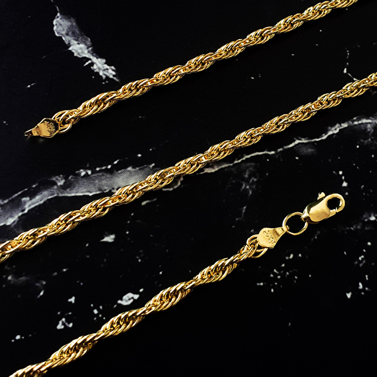 Cadena torzal de plata 925 con chapa de oro de 14k. Incluye caja de regalo 