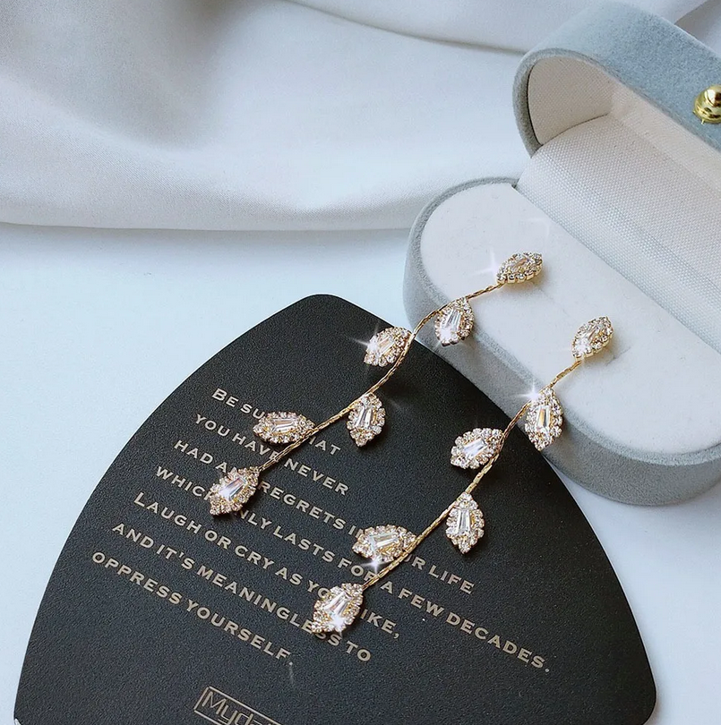 Par Aretes Hojas Colgante Pendiente Elegante Largo.