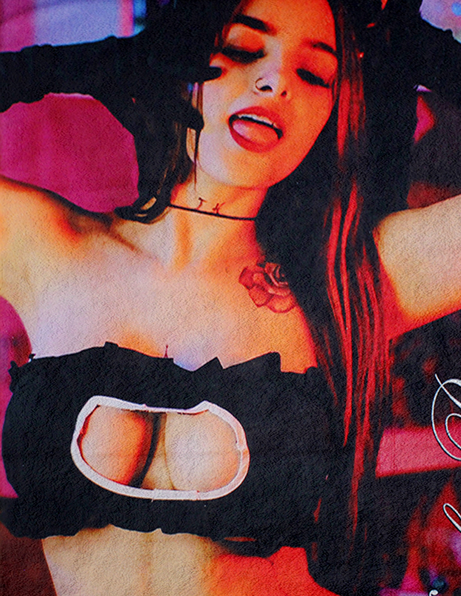 Toalla De Baño Ligera Diseño Karely Ruiz Influencer Microfibra Poliester