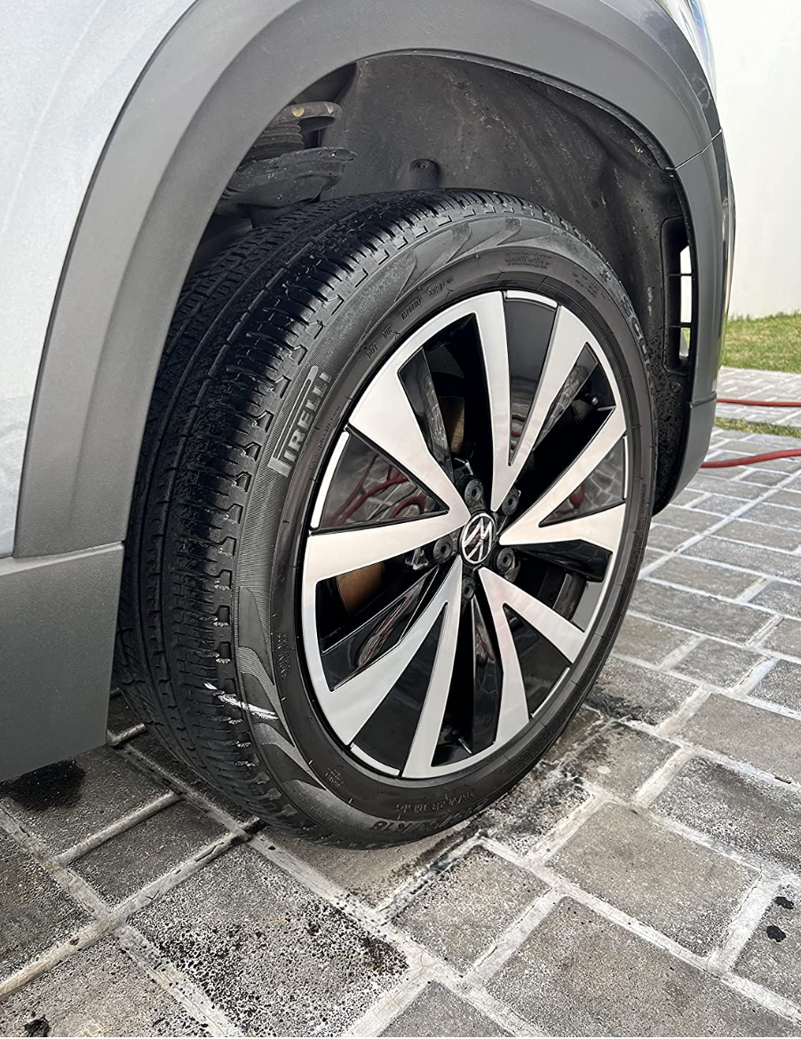 HIDRATANTE Y RESTAURADOR DE PLASTICOS INTERIORES Y EXTERIORES AUTOMOTRIZ. BRILLO SIN IGUAL Y LARGA VIDA. (500ML)