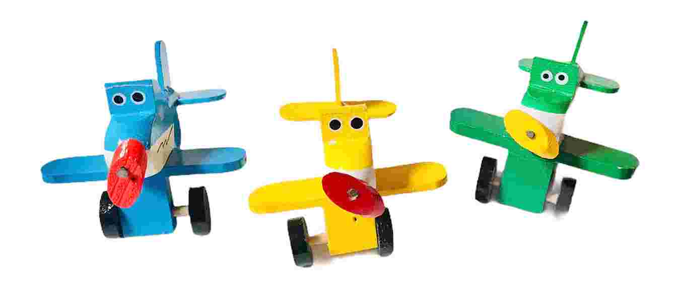 Avioncito colorido de madera juguete típico mexicano