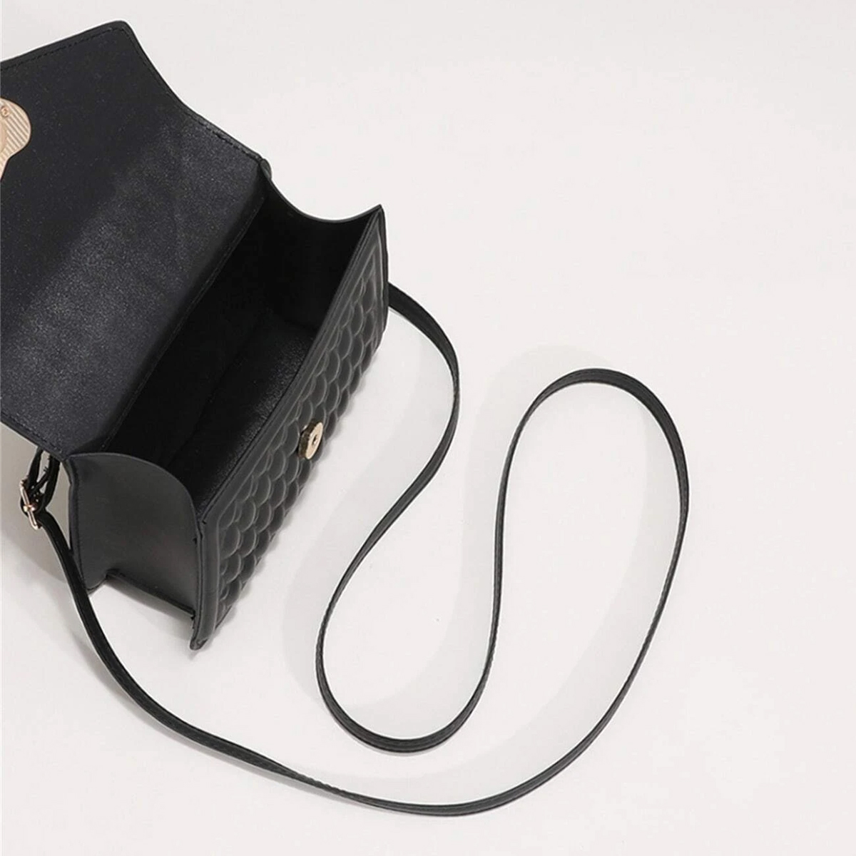 Bolsa de Dama de Lujo Adornada Elegante Color Negro Crossbody