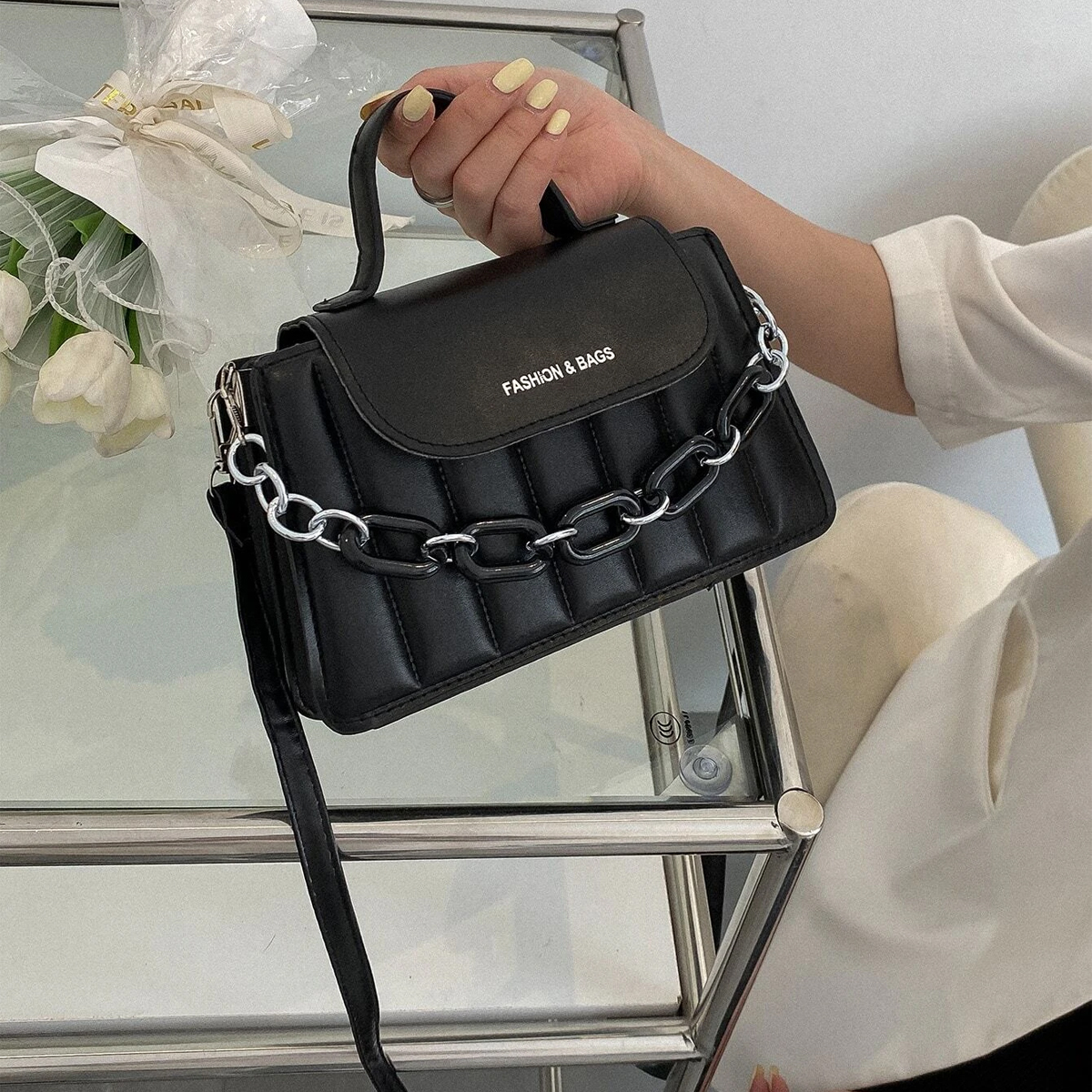 Bolso de Dama Casual Con Cadena Elegante, Correa Ajustable Color Negro