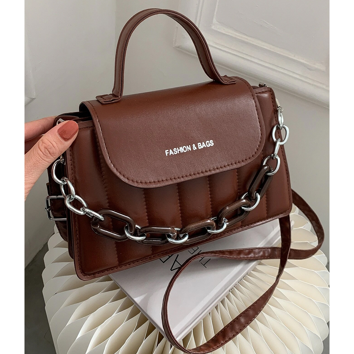 Bolsa de Dama Con Cadena, Cuero sintetico Casual Moderna Color Marron