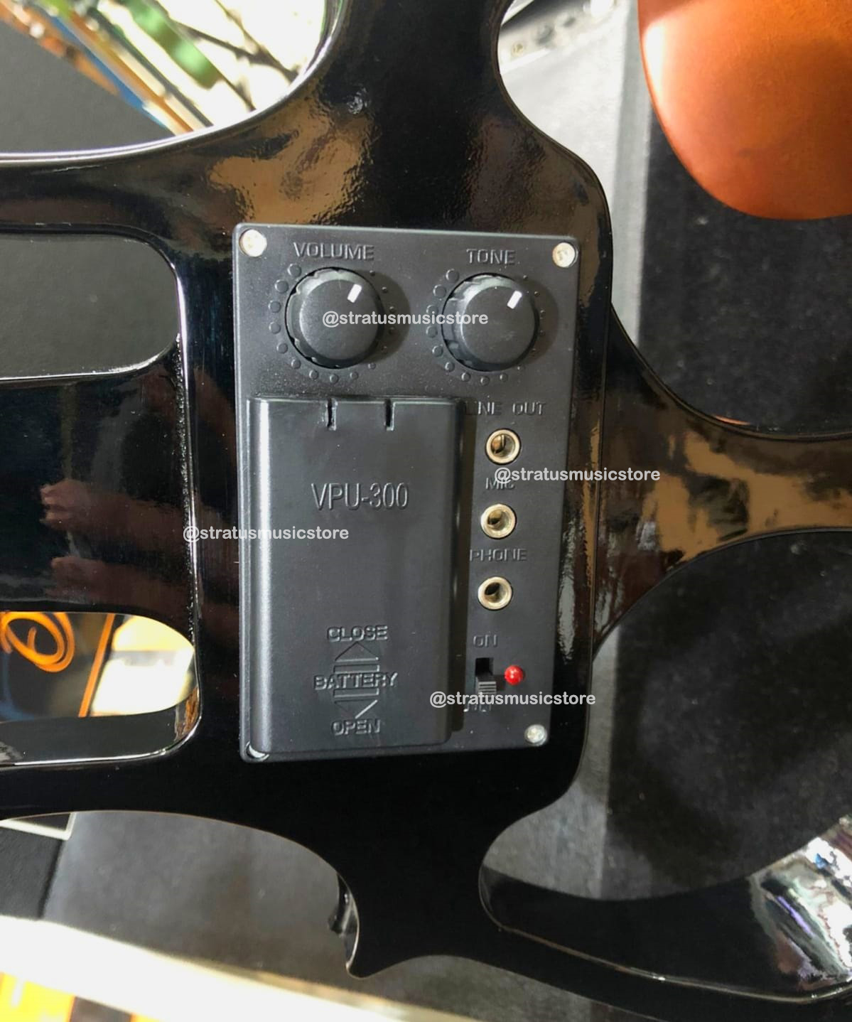 Violín Amadeus Eléctrico 4/4 Negro Boxwood 