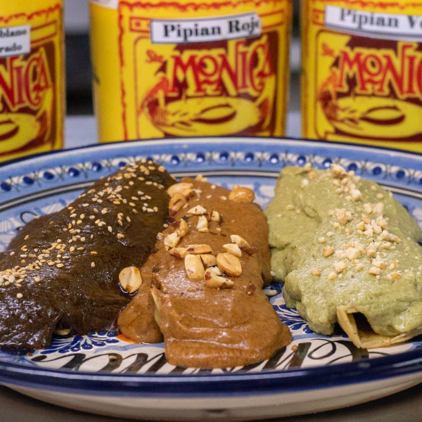 Mole Poblano Almendrado Santa Monica en pasta 250 gramos