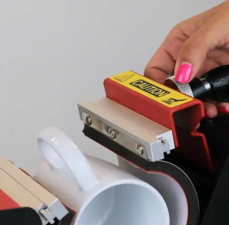 Plancha para sublimar tazas semiautomática Ferrari 4 en 1, Color Make.