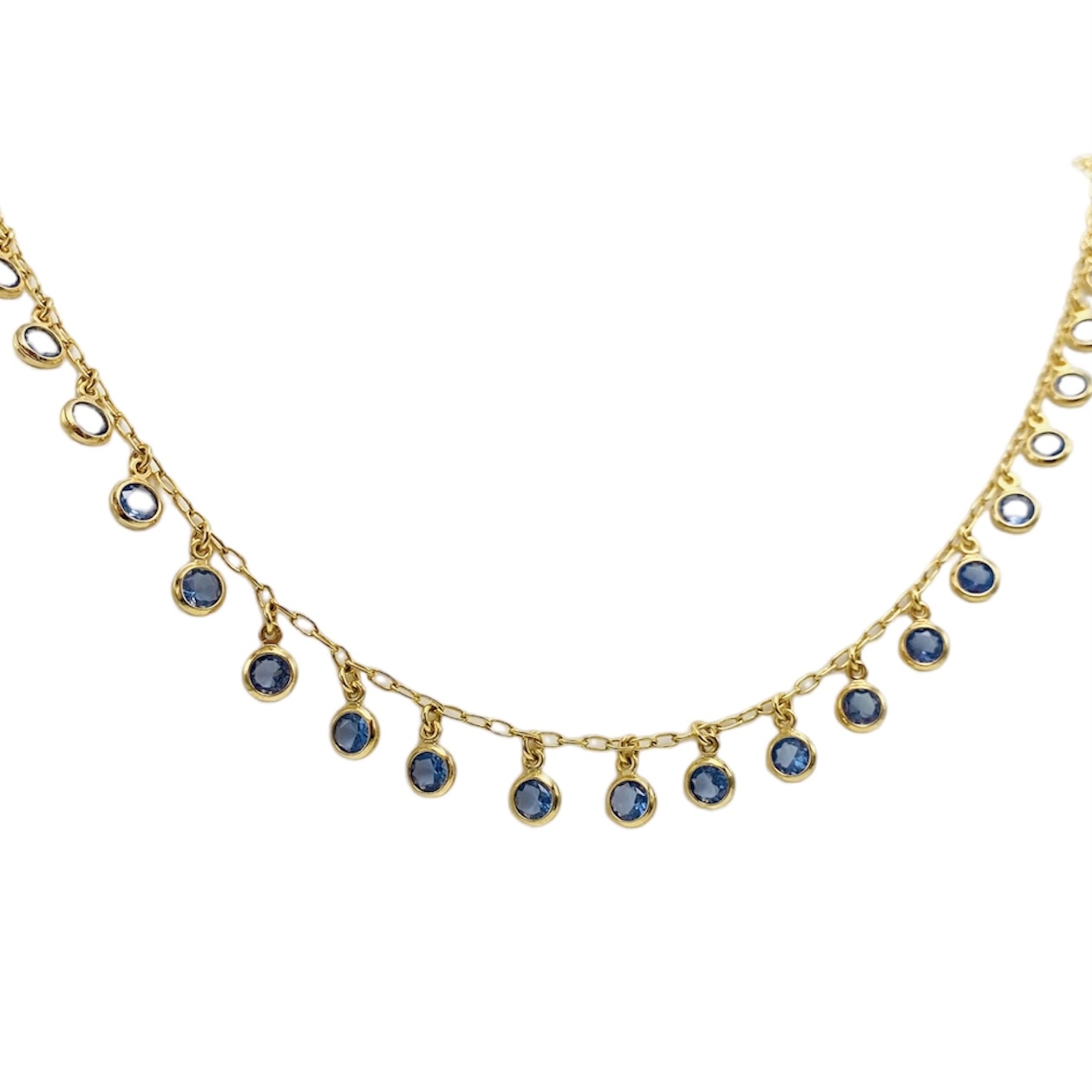 Collar Gargantilla con Dijes- Baño de oro 18K- Collar dorado