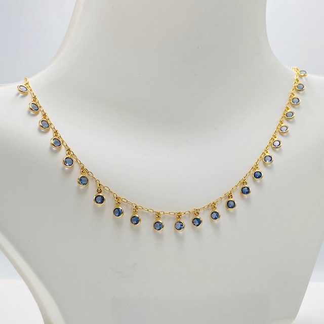 Collar Gargantilla con Dijes- Baño de oro 18K- Collar dorado
