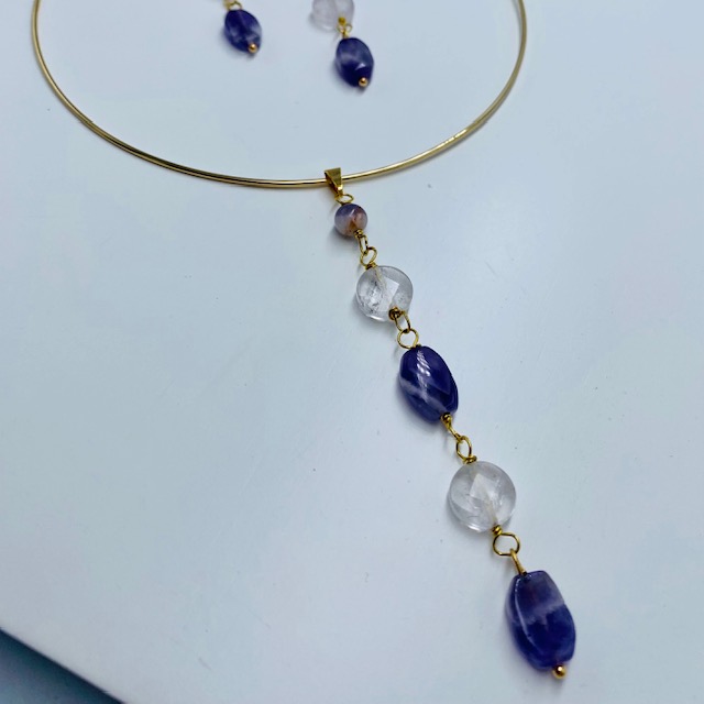 Conjunto aretes y collar Amatista- Baño de oro 18K Collar Dorado - Piedras naturales 