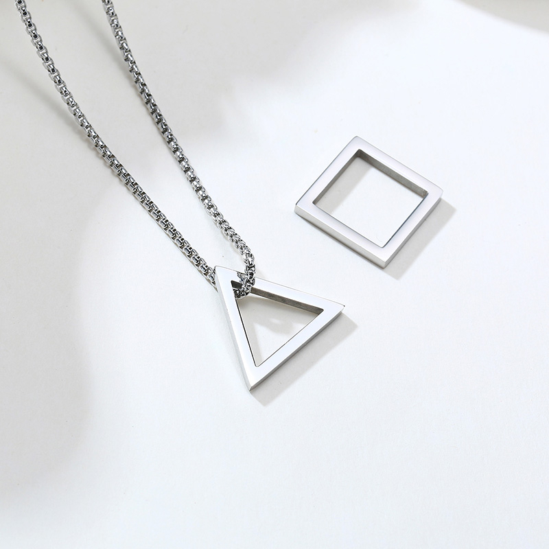 Collar De Triangulo Con Cuadrado