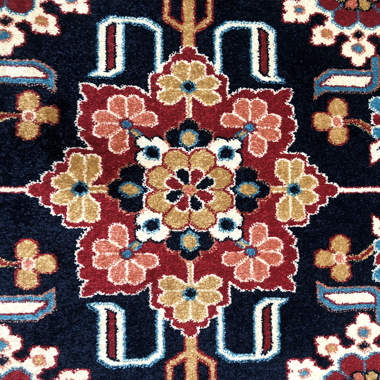 Tapete Rústico, Thera Rugs, Escarabajo Ardabil Tribal. 