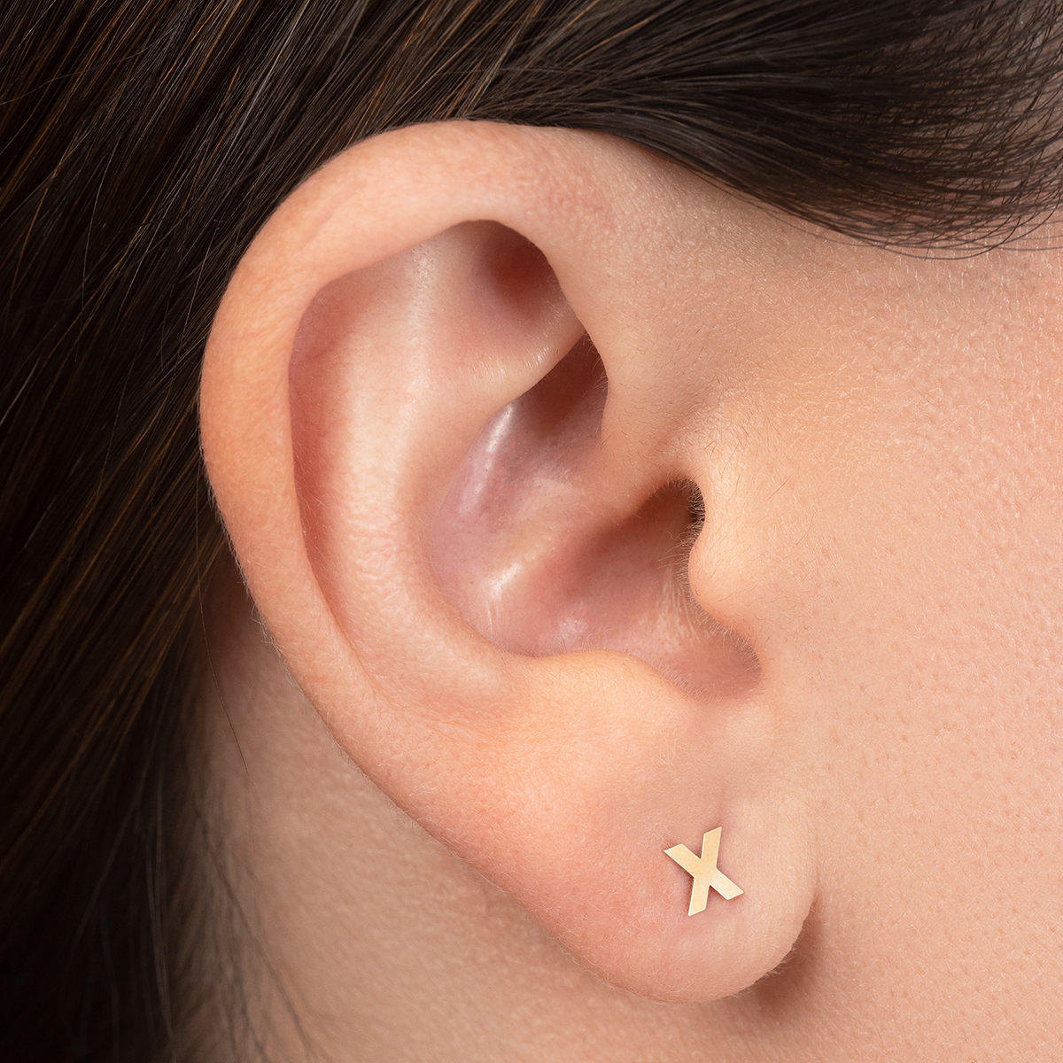 Aretes de oro 14K broquel X marca GIALLO jewelry joyería mexicana