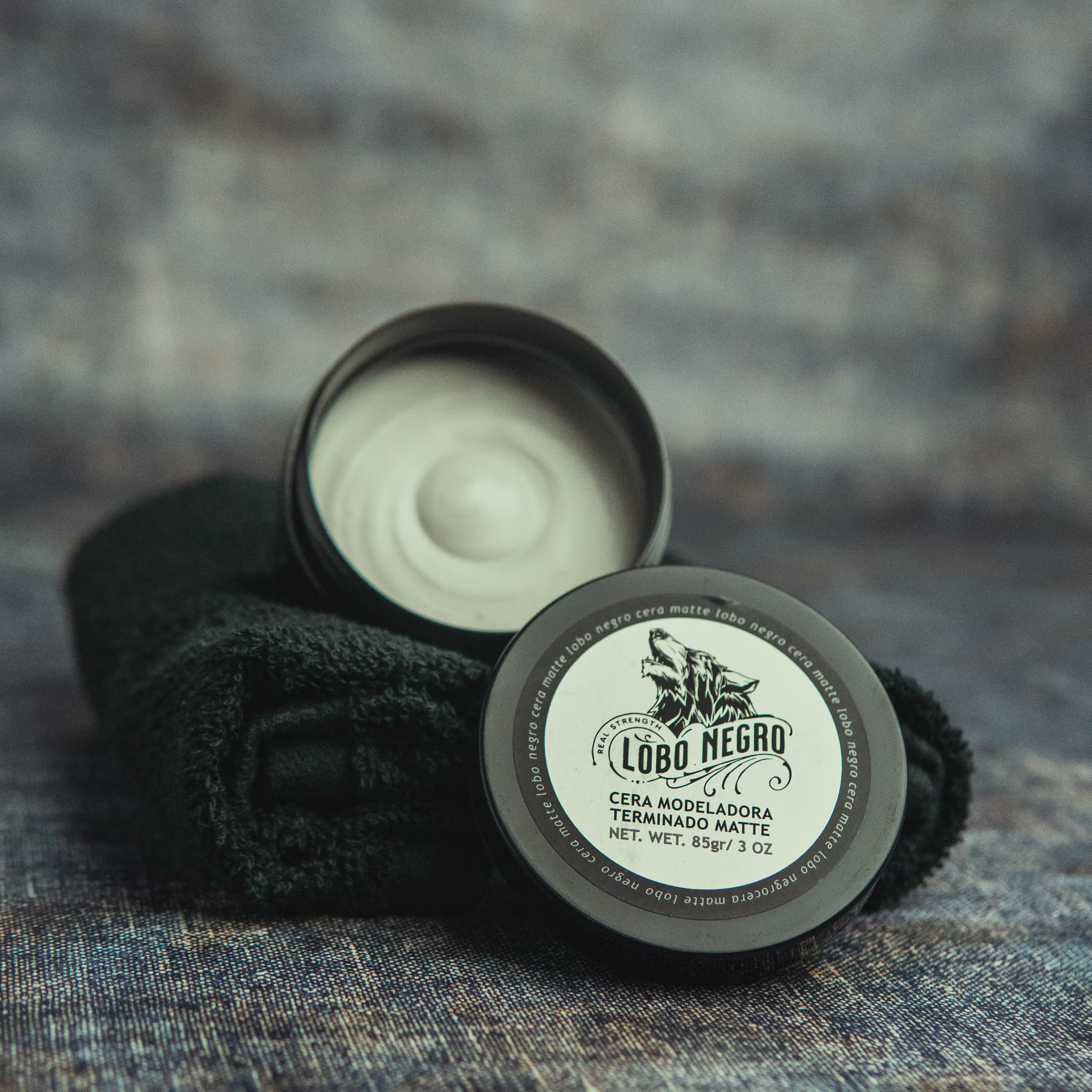 Cera Efecto Matte Cabello, Barba Y Bigote 85g Lobo Negro