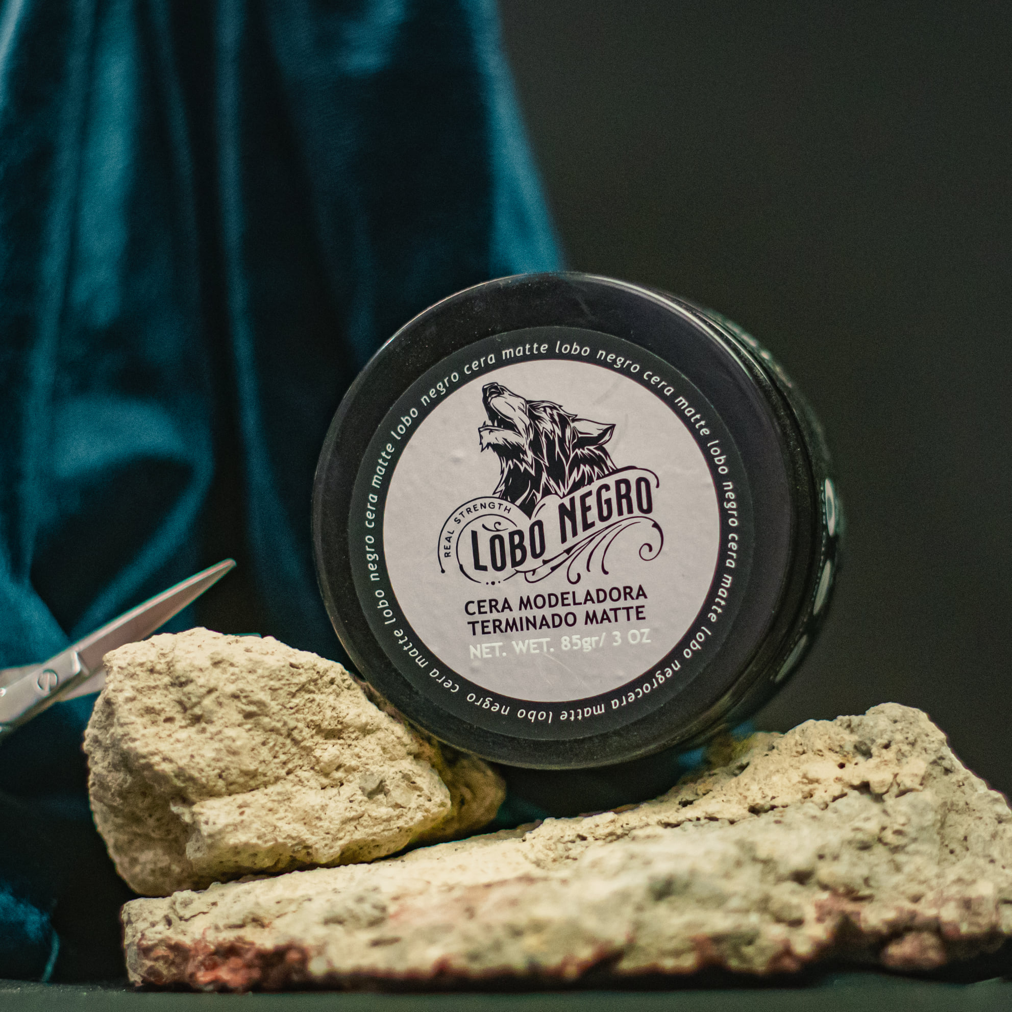 Cera Efecto Matte Cabello, Barba Y Bigote 85g Lobo Negro