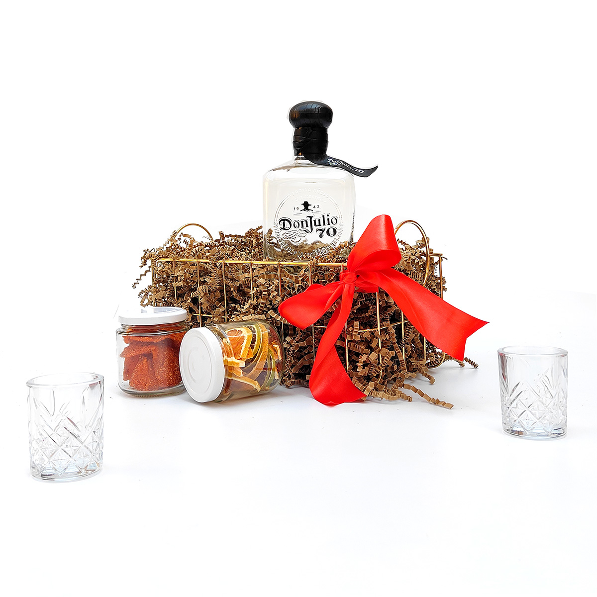 Canasta Dorada Con Tequila Don Julio 70 Y Snacks Para Compartir