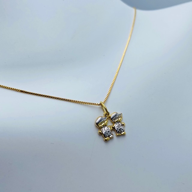 Collar hijos- Cadena con dije 2 niños- Baño de oro- Collar para mamá. Collar hijos