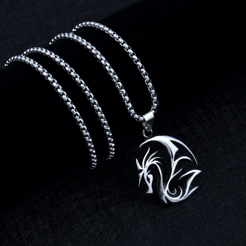 Collar De Dragon Volador Tattoo Blackwork