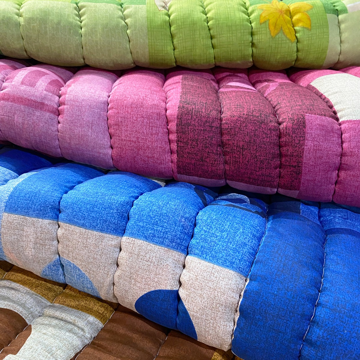 COLCHONETA MATRIMONIAL (EL COLOR DE LA TELA PUEDE VARIAR) ENDY5