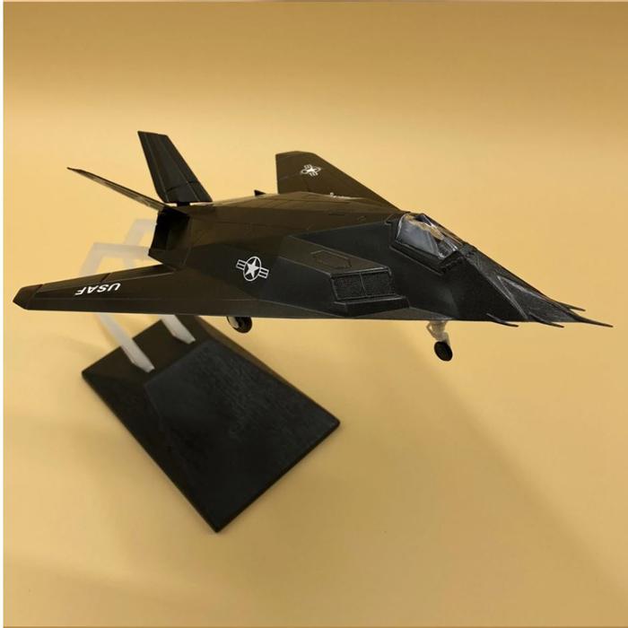 Jet Supersónico de Combate MXFNK-001-27 172 F-117 NightHawk by Lockheed Martin 39x6x26cm MetalPlástico Base Plástico Negro, F-117 NightHawk