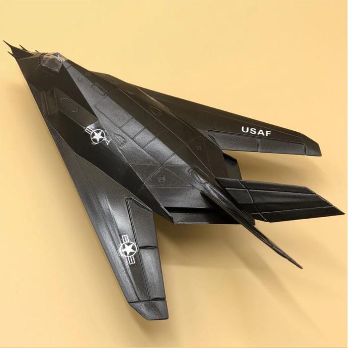 Jet Supersónico de Combate MXFNK-001-27 172 F-117 NightHawk by Lockheed Martin 39x6x26cm MetalPlástico Base Plástico Negro, F-117 NightHawk