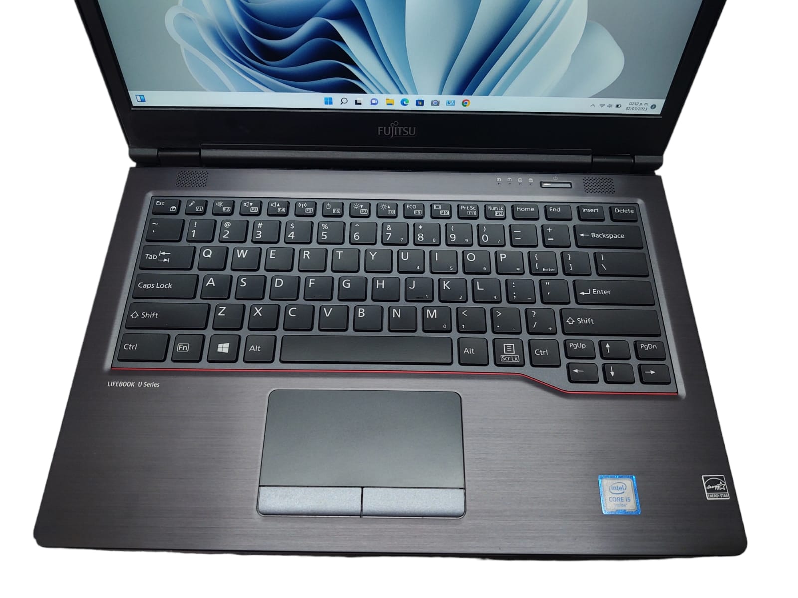 Laptop FUJITSU LIFEBOOK U SERIES, i5 - 7ma GEN, 8 GB RAM, 128 DISCO 