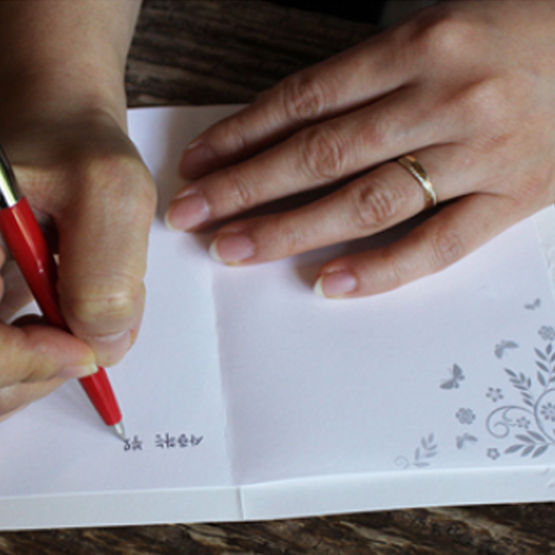 Tarjeta Premium Rosa Floral con Aplicaciones