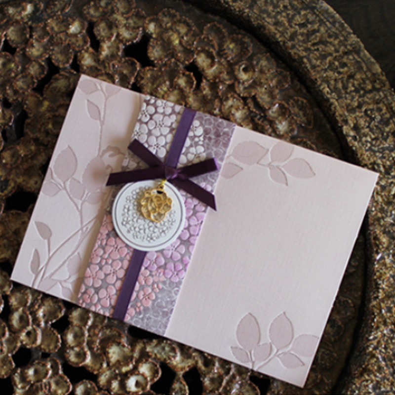 Tarjeta Premium Rosa Floral con Aplicaciones