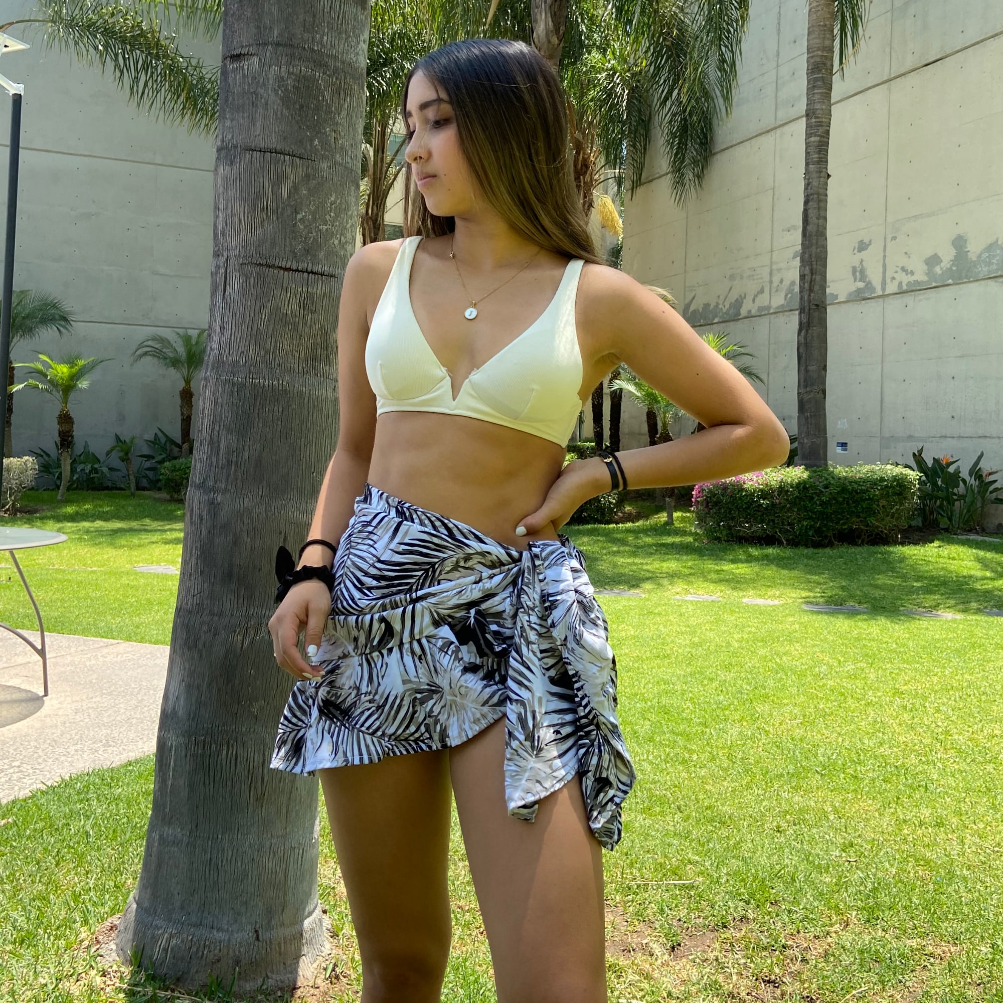 Pareo tipo falda cómodo hecho de Rayón, Fresco, Ropa de Playa, Pareo. Punto y Compra Modelo FCORR