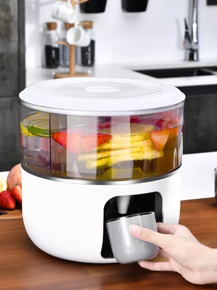 Jarra dispensadora de agua blanca