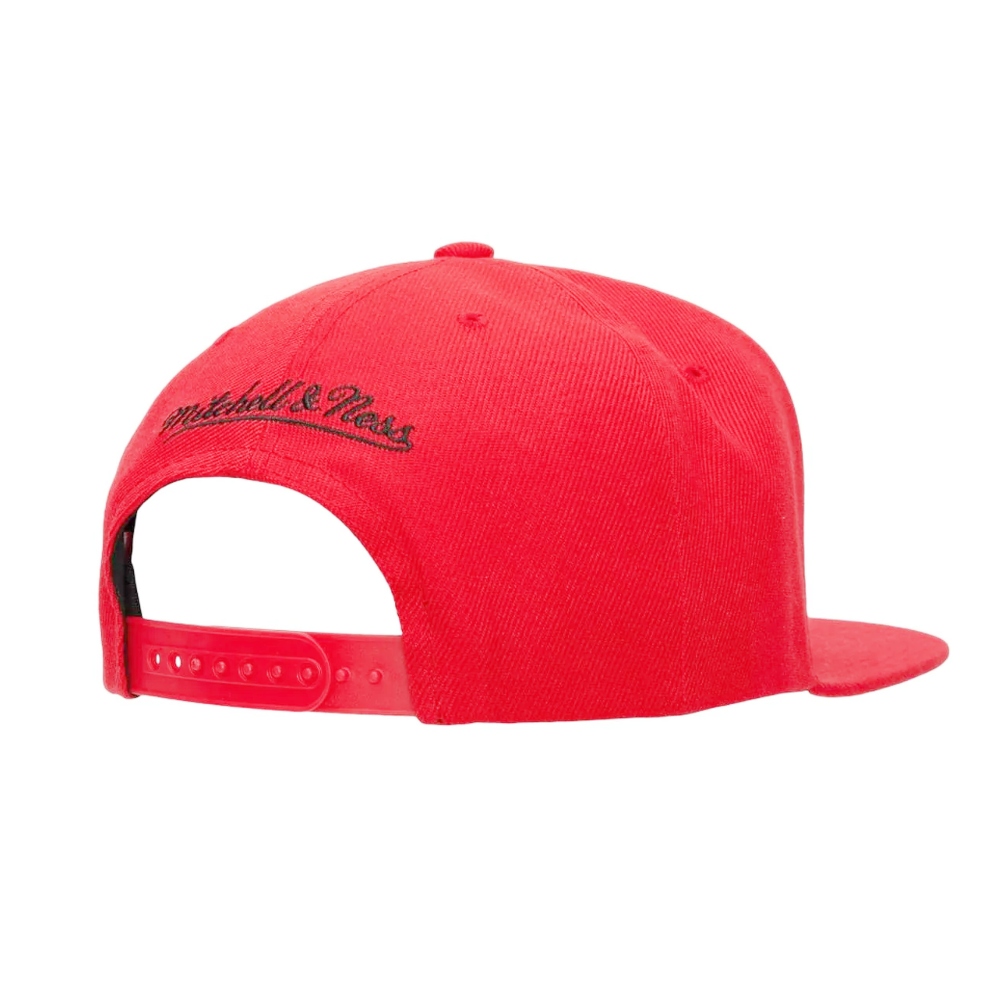 GORRA MITCHELL & NESS SNAPBACK CHICAGO BULLS ROJA JS190781