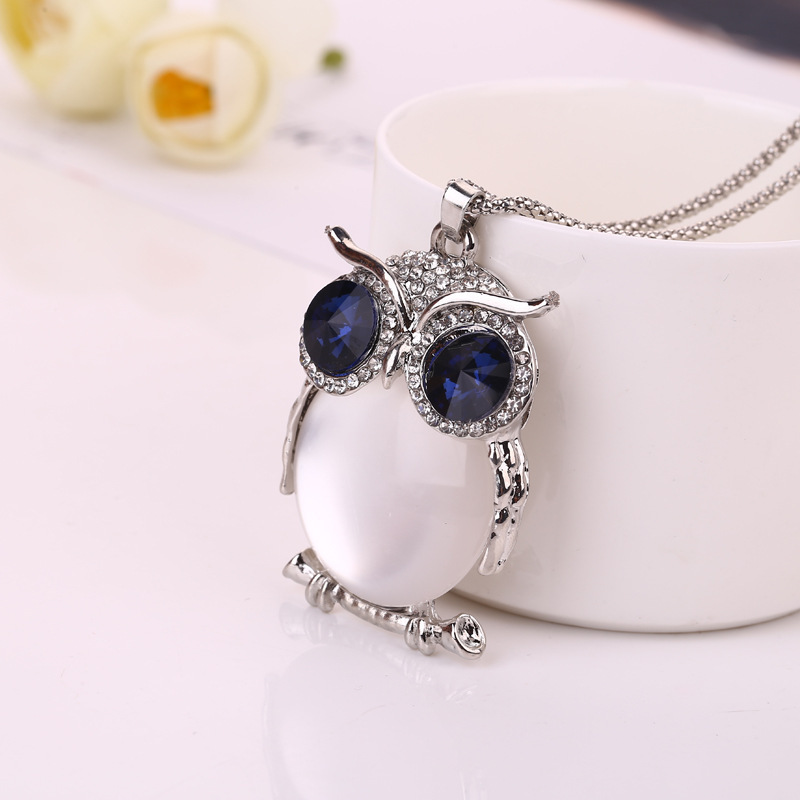 Collar De Buho De Con Cristal