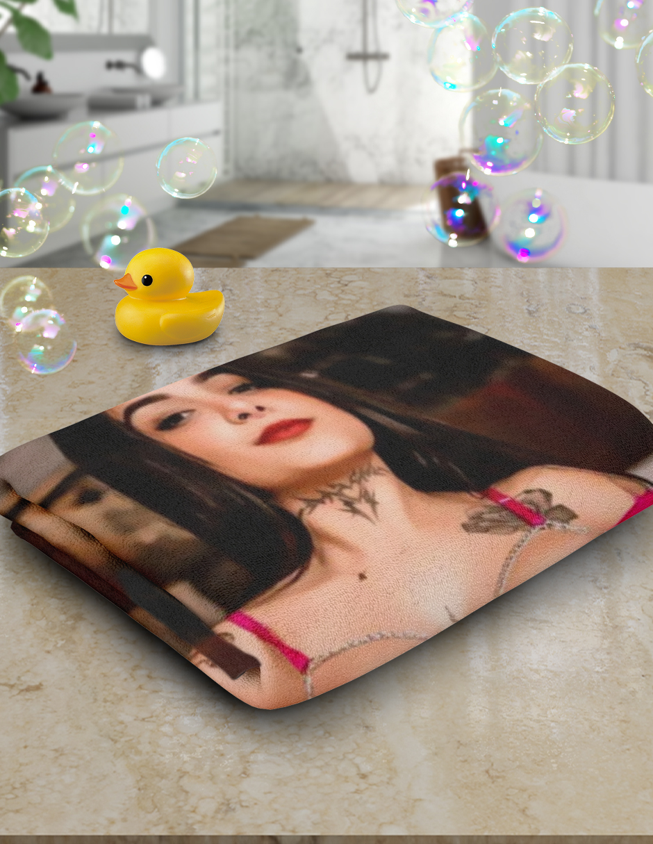 Toalla De Baño Suave Liger Diseño Karely Ruiz Rosa Microfibra de Poliéster.