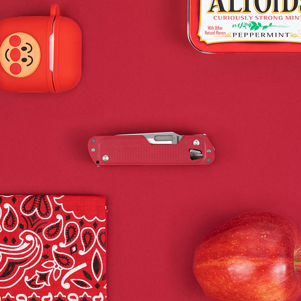 Multiherramienta FREE T4 Roja Leatherman