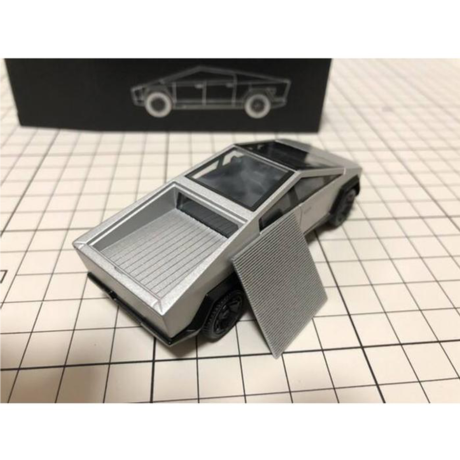 Camión Pick-up de Decoración MXTKB-001-17 164 9x2x3cm MetalPlástico Gris, CyberTruck Small Silver